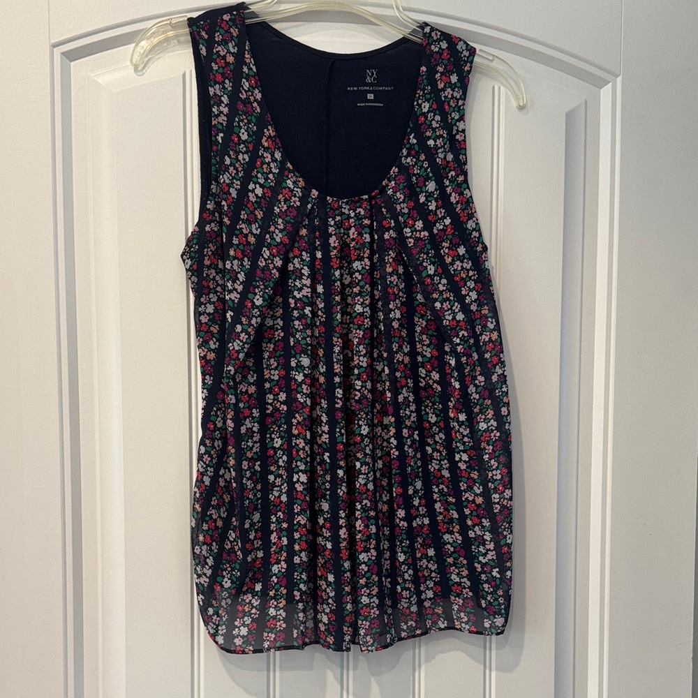 New York & Company Multicolor Floral Tank Top